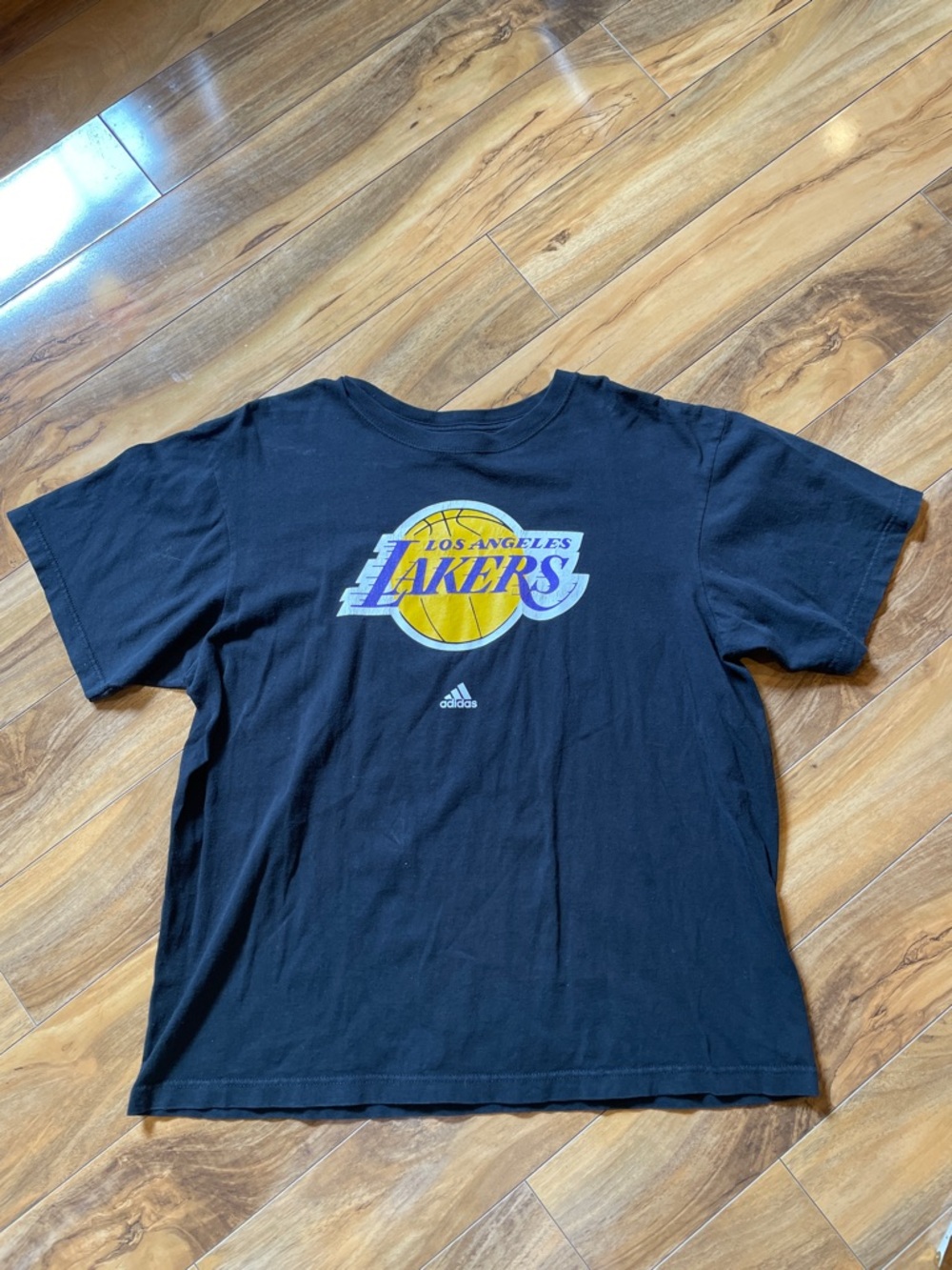 Extra large XL Adidas, LA Lakers T-shirt